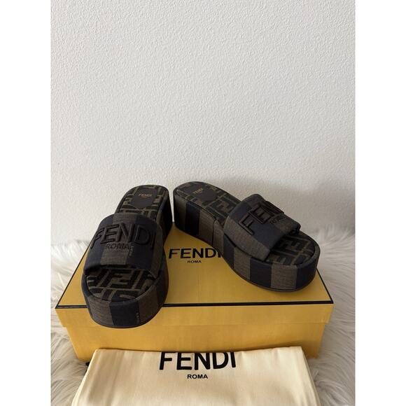 Fendi Sunshine Flatform Platform FF Logo Jacquard Baguette Feel Slides - Picture 4 of 11